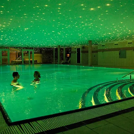 8 Person On A In Grasten